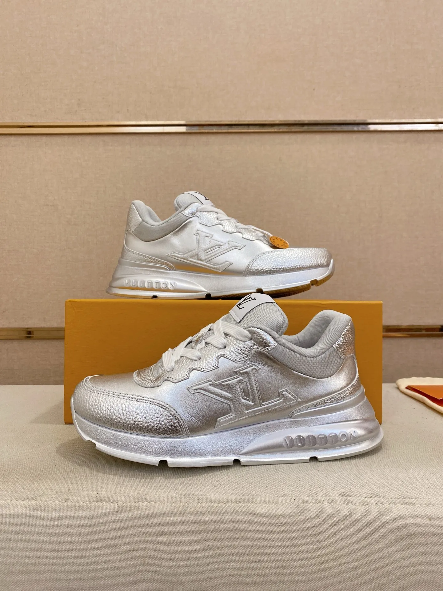 Men's shoes 💰: 660💰 LV. Popular items in men's shoes counter, official website synchronization, 1:1 high quality shipping ✔️Original cowhide, original factory sole, 39-45 (38.46 customized, non-refundable)
